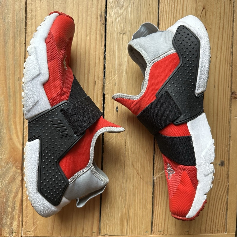 Nike Huarache Run Ultra Sneakers Unisex Kids Red Black White US 6Y Slip-On Shoe